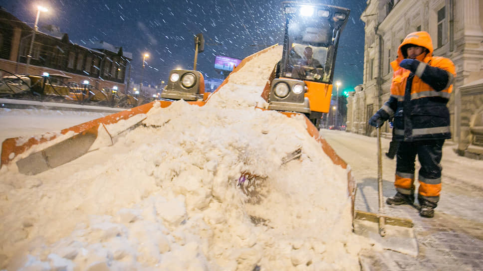 К уборке снега в Екатеринбурге предложили привлечь коммерческие организации