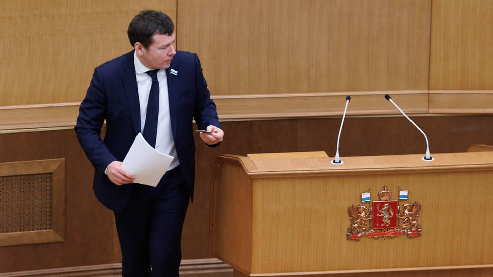 Депутат Дмитрий Жуков предложил поправить законодательство, чтобы на референдумы не выносили незначительные вопросы 
