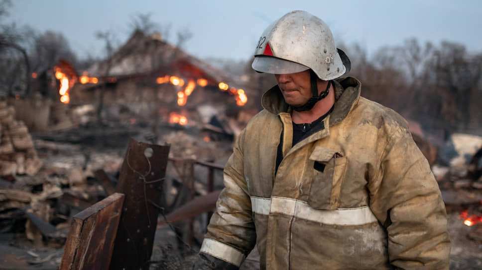 От пожаров в Свердловской области уже пострадали около 50 жилых домов