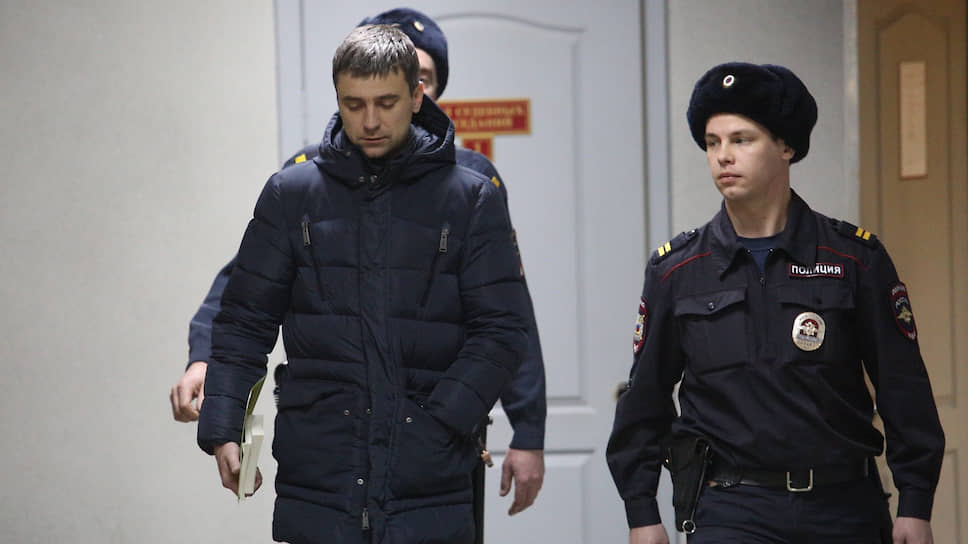 Адвокат Владислав Вострецов вовремя вынесения ему меры пресечения в Ленинском районном суде