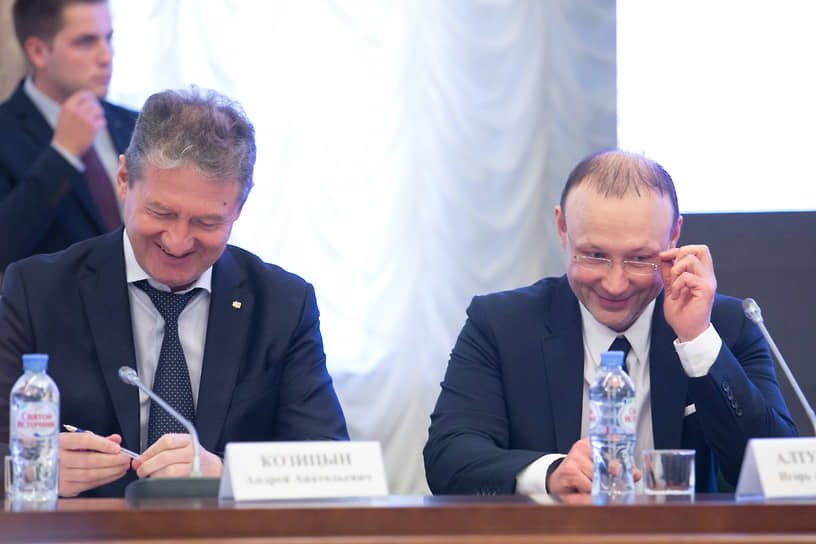 Генеральный директор УГМК Андрей Козицын (слева) и председатель совета директоров Русской медной компании Игорь Алтушкин (справа).
