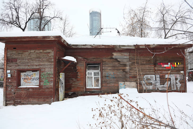 Комплекс зданий бывшей городской больницы на улице Челюскинцев