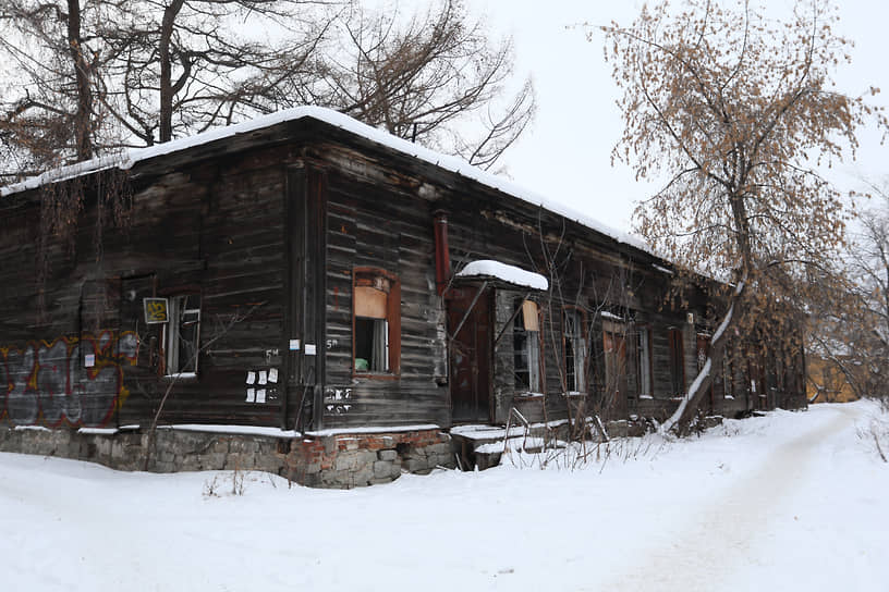 Комплекс зданий бывшей городской больницы на улице Челюскинцев