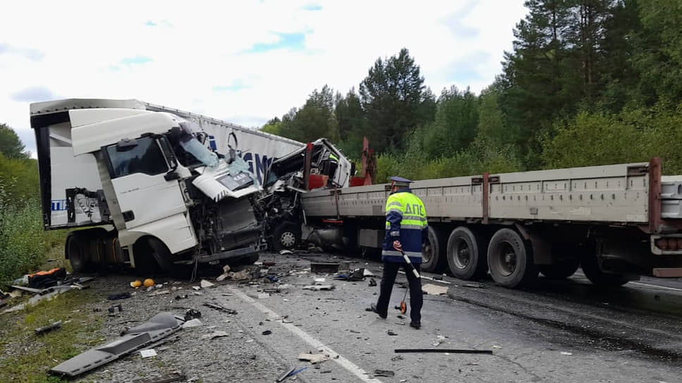 Дорожно-транспортное происшествие произошло в районе 13.30 часов на 3 км автодороги Качканар-Верхняя Тура
