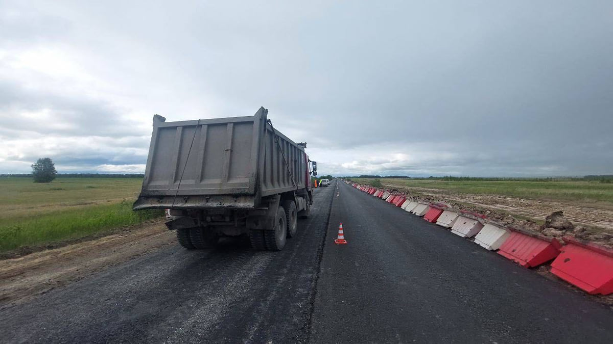 В Тюменской области грузовик насмерть сбил дорожного рабочего – Коммерсантъ  Екатеринбург