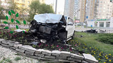 В Екатеринбурге в ДТП с Mercedes пострадали три человека