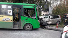В Екатеринбурге в ДТП с автобусом №082 пострадали шесть человек