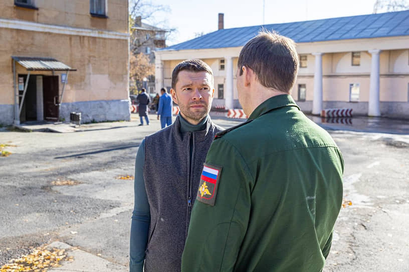 Руководитель фракции «Единая Россия» в думе Екатеринбурга Алексей Вихарев посетил 354 военный клинический госпиталь ЦВО