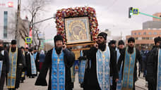 В Екатеринбурге две тыс. человек вышли на крестный ход в День народного единства