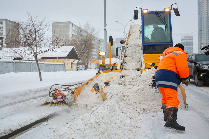 Уборка снега в Екатеринбурге