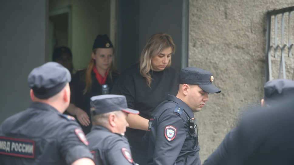 Обвиняемая в убийстве Далера из Екатеринбурга Вероника Наумова останется под стражей до 27 мая