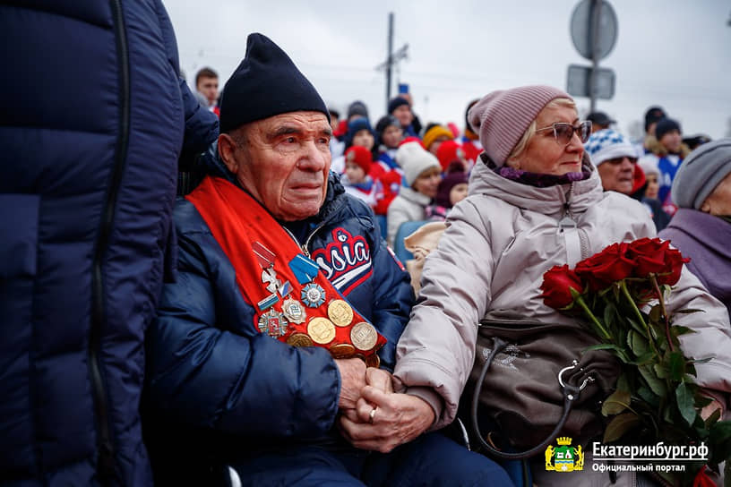 В Екатеринбурге на 90-м году жизни скончался семикратный чемпион мира по хоккею с мячом Николай Дураков