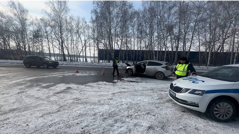 В ДТП на 23-м км Сибирском тракте пострадали два человека