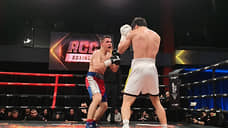 Вадим Туков техническим нокаутом победил Константина Пономарева на RCC Boxing