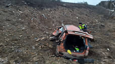 На трассе Пермь-Екатеринбург легковушка перевернулась на обочину, водитель погиб