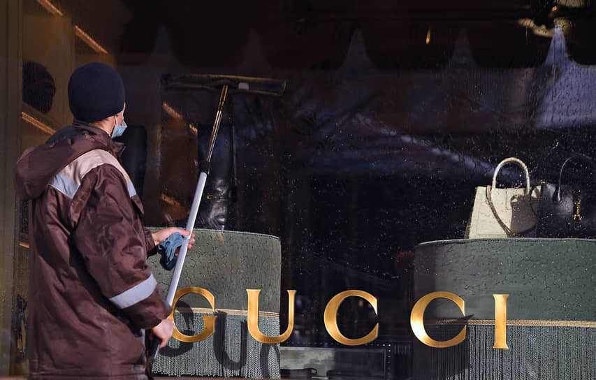 Авито: 37% опрошенных жителей Екатеринбурга мечтают о туфлях Gucci