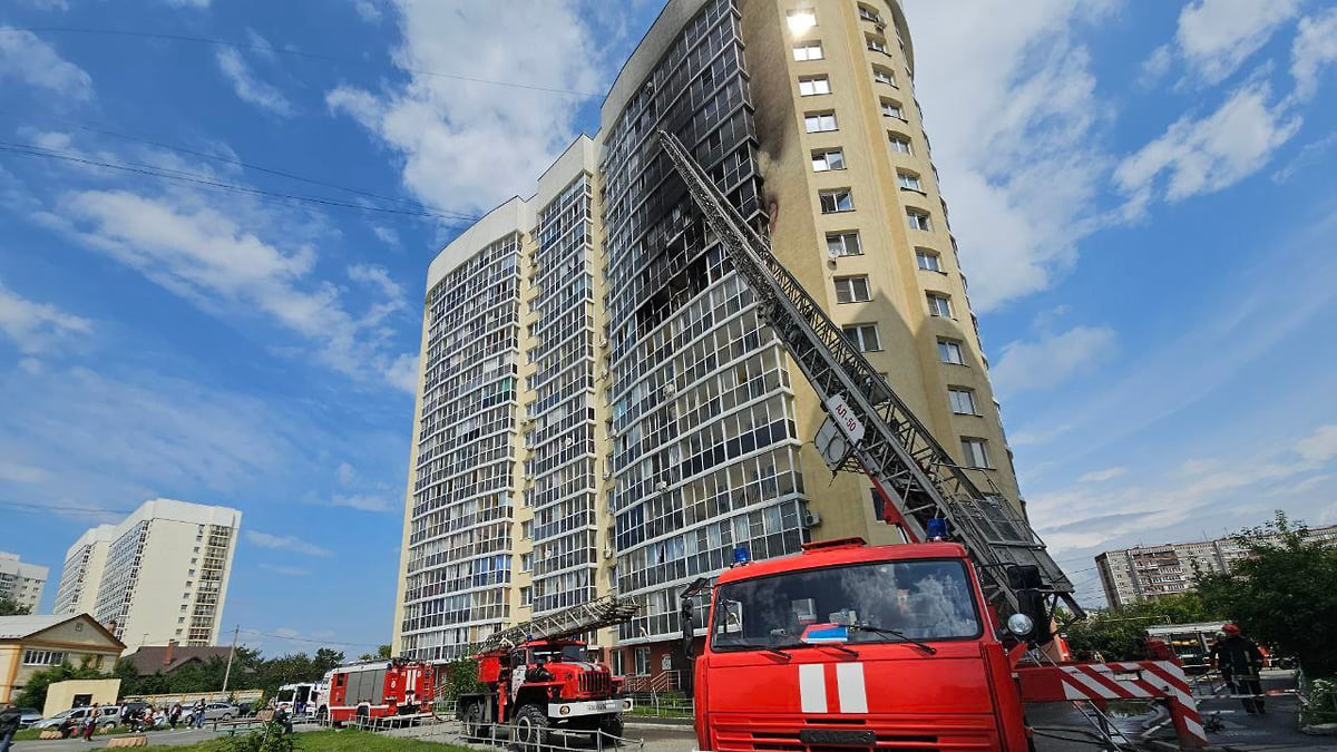 при пожаре в многоэтажном доме в екатеринбурге (100) фото