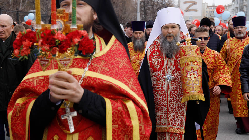 Митрополит Екатеринбургский и Верхотурский Евгений (в центре)