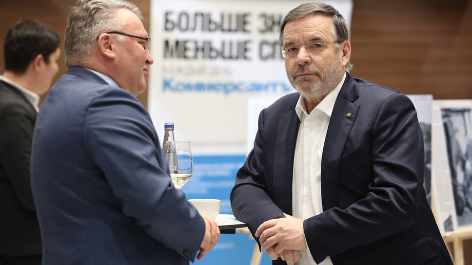 Владимир Белоглазов (справа)