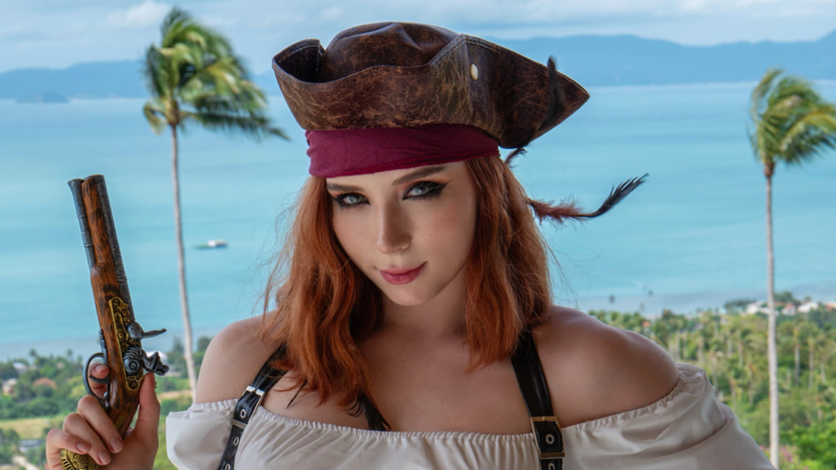 Маша Цюрупинск сұмдық Анасы ұлын инцесттің ВК фотосымен азғырып жатыр.