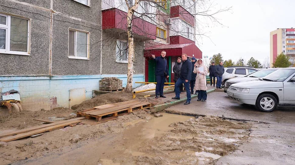 Тротуары после проведения работ по ремонту сетей теплоснабжения в пятом микрорайоне Пять-Яха