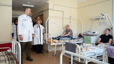 Денис Паслер встретился с бойцами СВО в свердловском госпитале