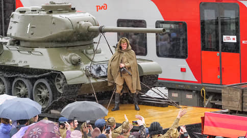 В Екатеринбурге встретили ретро-поезд «Эшелон Победы»