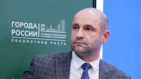 Главы уральских регионов поздравили полпредство УрФО с 25-летием