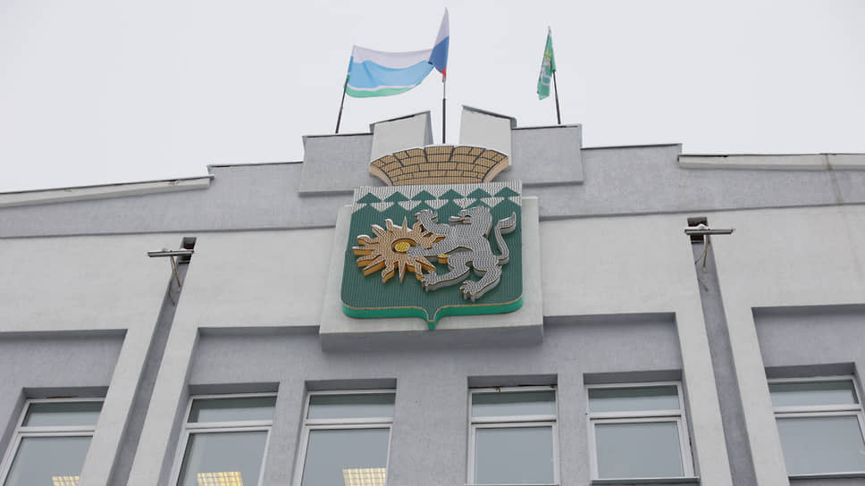 Здание думы и администрации Березовского