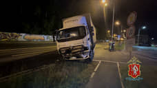 Пьяный водитель грузовика в Екатеринбурге совершил несколько ДТП за поездку