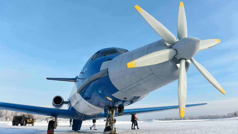 Летающая гибридная лаборатория на базе самолета Як-40