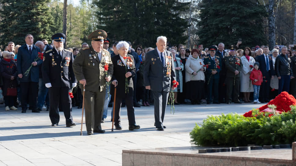 Валентина Рябцева (в центре)
