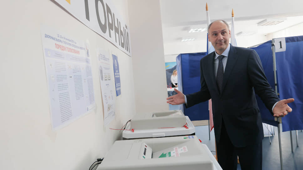 Денис Паслер на избирательном участке 