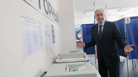 Денис Паслер проголосовал на выборах главы Свердловской области