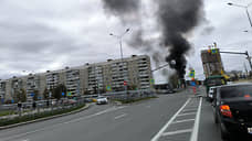 В Екатеринбурге загорелся гараж шиномонтажа на ул. Зоологической