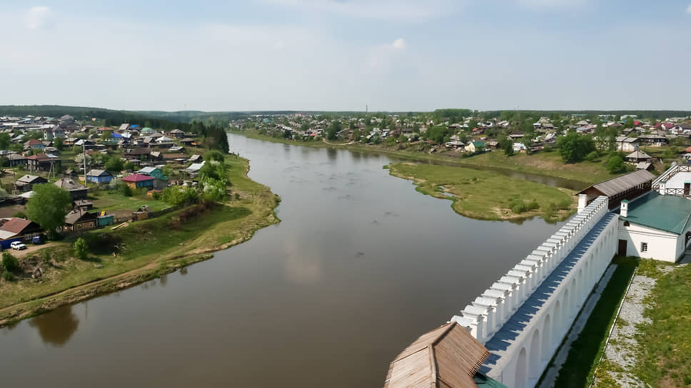 Вид на реку Тура в городе Верхотурье (Свердловская область)