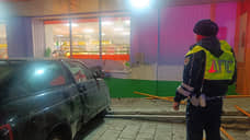 На Урале автомобиль «Лада» насмерть сбил двух школьниц и въехал в магазин