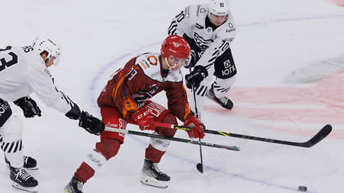 ХК «Автомобилист» обыграл челябинский «Трактор» в серии буллитов