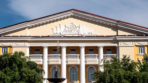 В театре Новоуральска поставили мюзикл «Скованные одной цепью» про свердловский рок