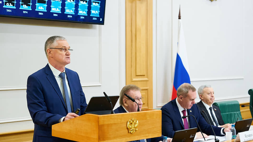 Алексей Забозлаев (слева)