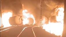 Два вагона-цистерны загорелись на Свердловской железной дороге