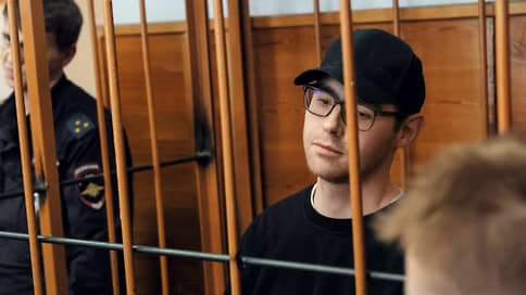 Экс-полицейский дал показания против редактора Ura.ru Аллаярова по делу о взятке