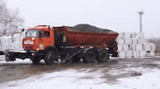 На дороги Свердловской области вывели 214 единиц техники для борьбы с наледью