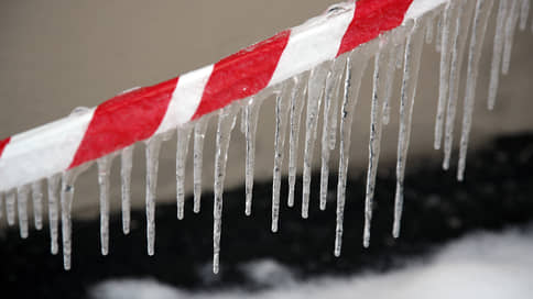 Свердловчан предупредили об обледенении дорог