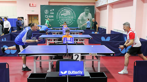 «Теннис требует концентрации и очень быстрого принятия решений» // В Екатеринбурге прошел турнир по настольному теннису «Уральская шляпа – 2025»