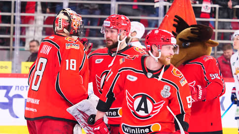 ХК «Автомобилист» в гостях проиграл «Спартаку» со счетом 3:1