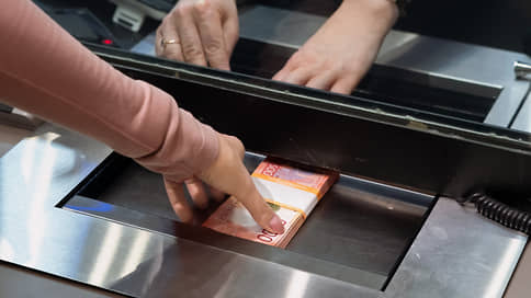 В ХМАО выплатили долг по зарплате перед сотрудниками на 5 млн рублей