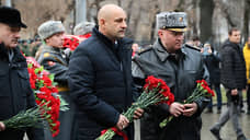 Артем Жога возложил цветы к памятнику маршалу Жукову в честь юбилея ЦВО