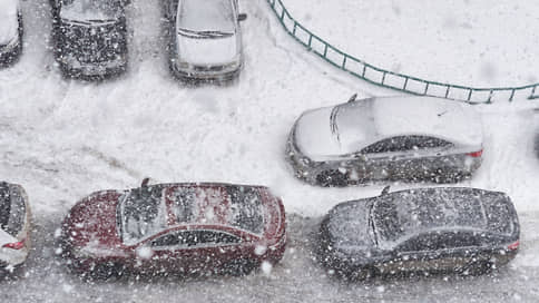 В Свердловской области ухудшилась ситуация на дорогах из-за сильного снегопада