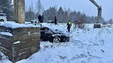 На Урале 21-летний водитель вылетел в кювет, опрокинулся и въехал в газопровод